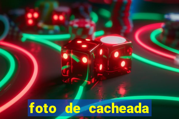 foto de cacheada no espelho